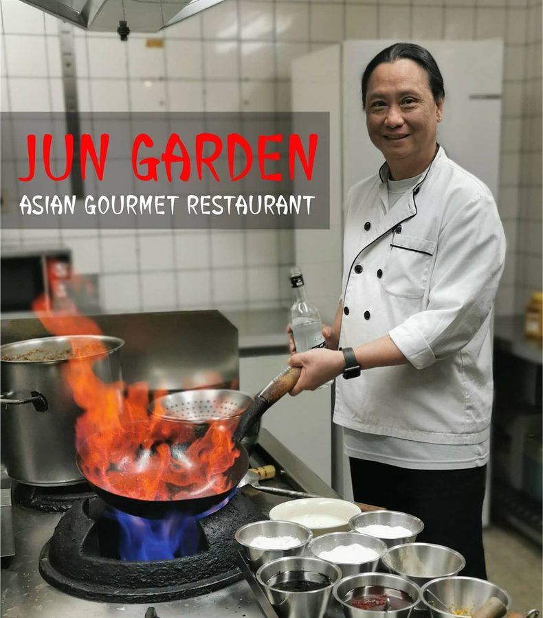 Küchenchef des Jun Garden am Wok